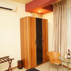 Double Room Sea View Return Airport Transfer